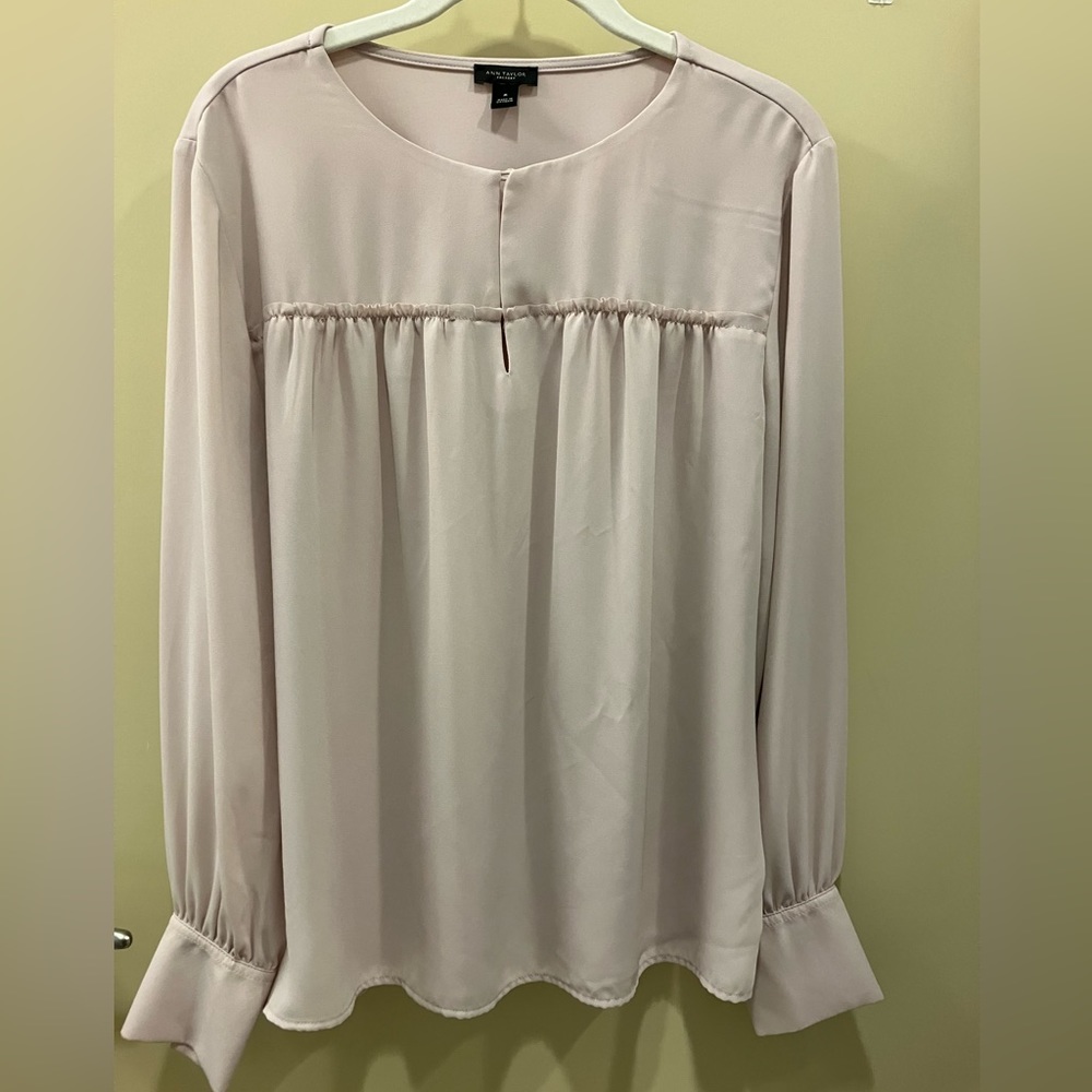 Ann Taylor keyhole blouse